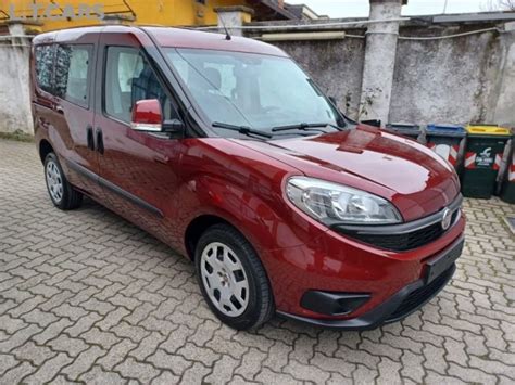 Dettaglio del motore a metano del Fiat Doblò
