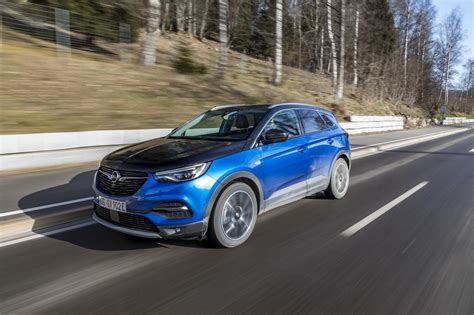 Infografica consumi Opel Grandland X Hybrid4