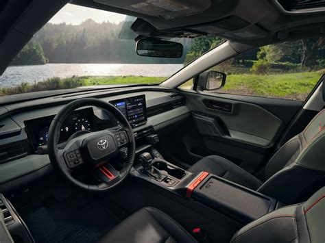 Interno abitacolo Toyota RAV4