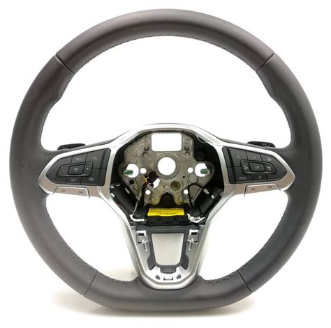 Dettaglio del nuovo volante capacitivo della Passat