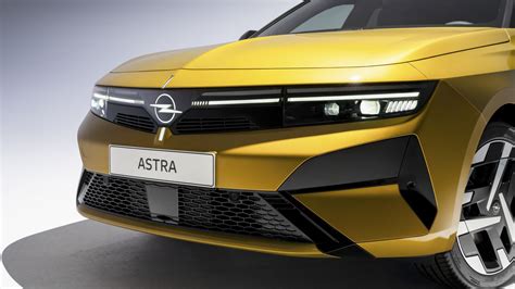Vista frontale della nuova Opel Grandland con mascherina Vizor