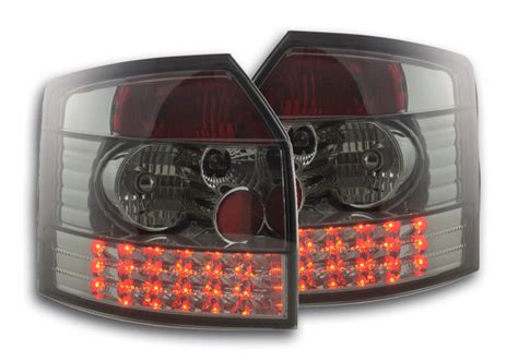 Ford Mondeo 2009 modello con fanali posteriori a LED