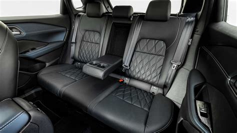Interni del Nissan Qashqai con sedili posteriori abbassati