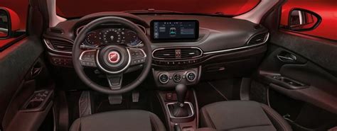 Interni Fiat Tipo con Uconnect