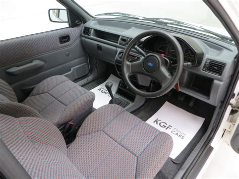 Ford Fiesta MK3 interior