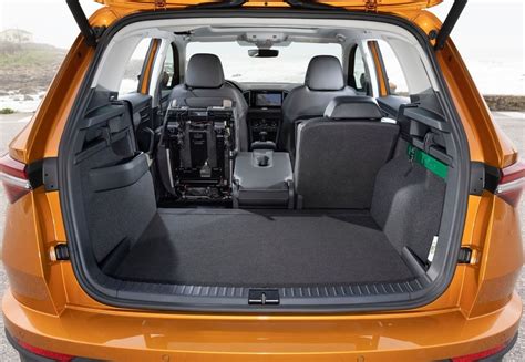 Interno Skoda Karoq con bagagliaio