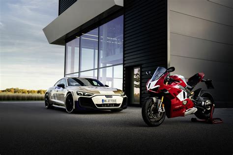 Logo Audi e Ducati affiancati