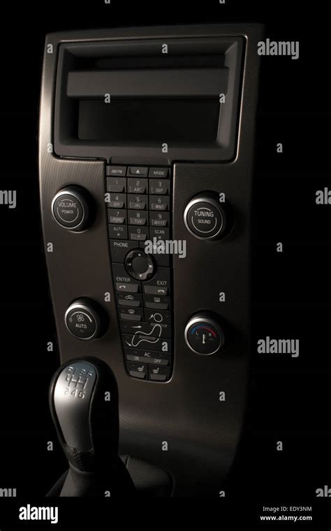 Interni minimalisti Volvo V50 con console centrale