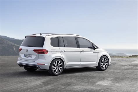 Volkswagen Touran sportiva con assetto ribassato