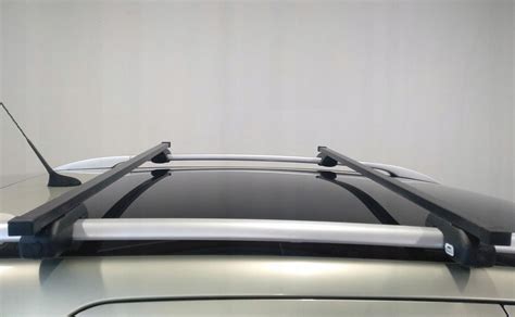 Volkswagen Passat Variant con portapacchi Thule sul tetto