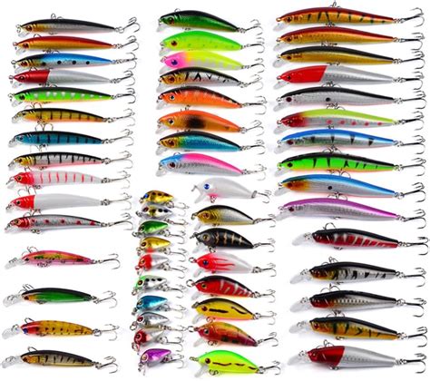 Insieme di esche artificiali da spinning: popper, WTD e minnow