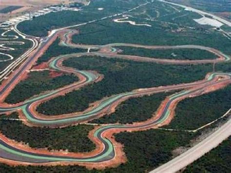pista di collaudo con rettilineo infinito