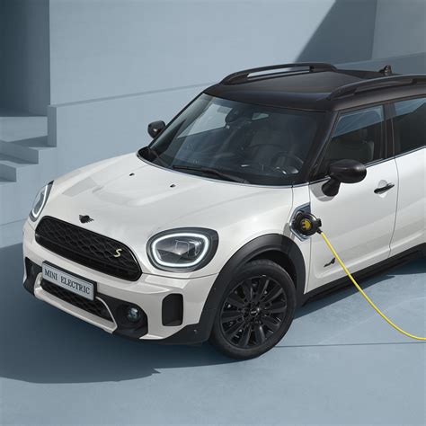 MINI Countryman Plug-In Hybrid in ricarica