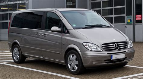 Mercedes-Benz Viano posteriore con portellone aperto