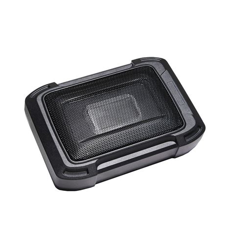 Esempio di subwoofer compatto per auto