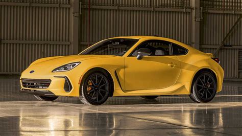 Subaru BRZ in un autosalone