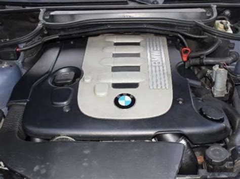 Motore BMW E46 vista dall'alto