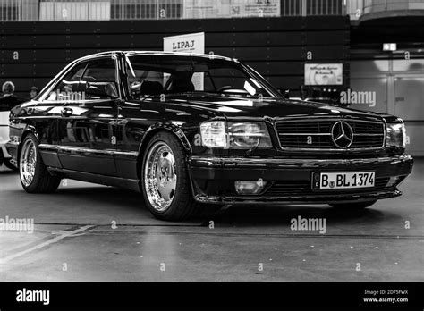 Mercedes-Benz W126 Coupé in una prospettiva frontale