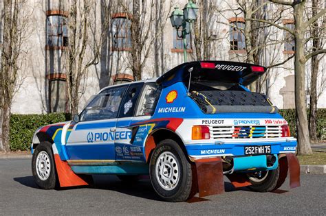 Peugeot 205 T16 Grand Raid e 405 T16 Grand Raid in mostra