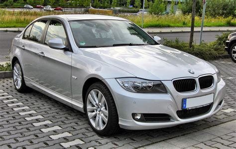 BMW E90 berlina in movimento