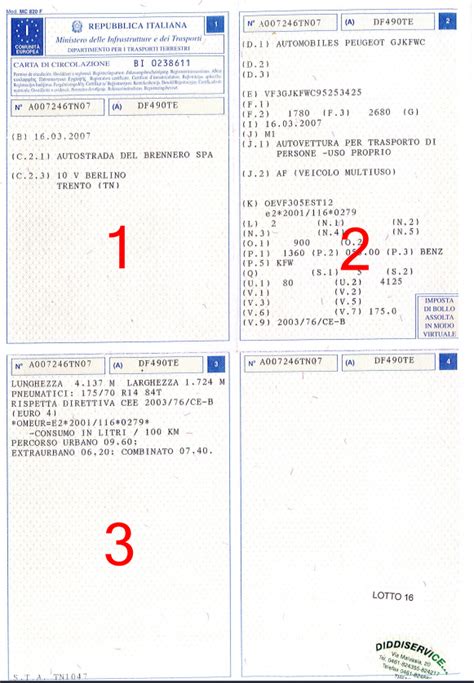 Pagina di un libretto di circolazione che mostra le specifiche dei pneumatici