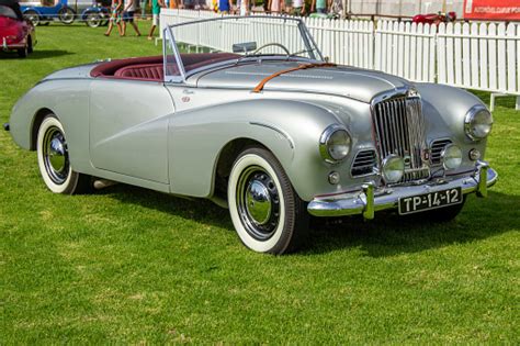 Sunbeam Alpine Mark III ibrida in esposizione