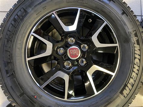Fiat Ducato camper con cerchi in lega