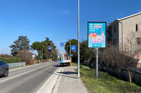 Segnaletica stradale e cartelli pubblicitari