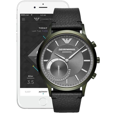 Dettaglio di una cassa Emporio Armani Connected Hybrid con pulsanti fisici