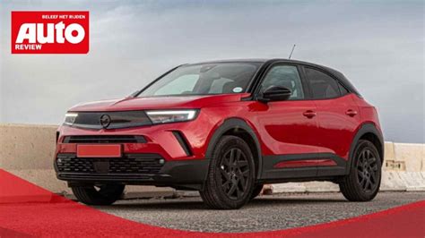 Opel Mokka rossa su strada