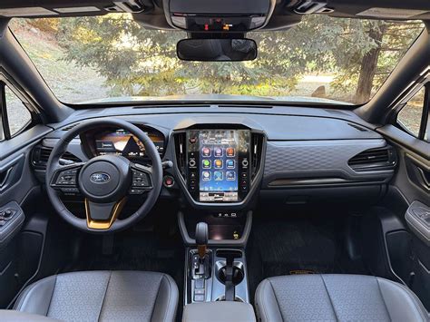 Interni della nuova Subaru Forester con display Starlink