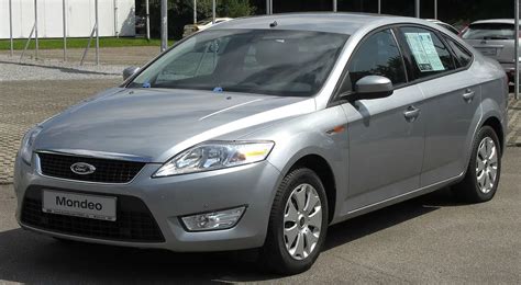 Interni di una Ford Mondeo BA7