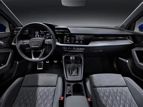 Interni Audi A3 Sportback con strumentazione digitale