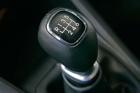 Schema della disposizione delle marce su un cambio manuale a 6 velocità