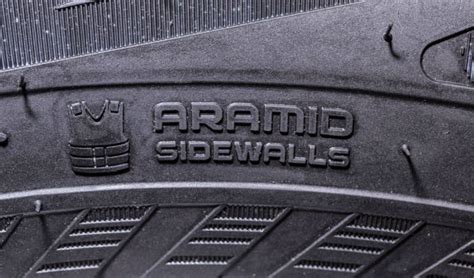 Dettaglio del fianco con tecnologia Aramid Sidewall