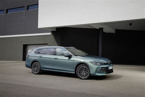Volkswagen Passat 2024 vista esterna