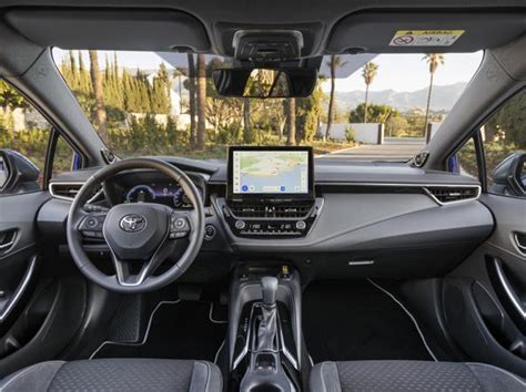 Dettaglio plancia interna Toyota Corolla Verso terza serie