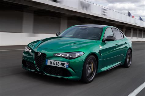 Alfa Romeo Giulietta Quadrifoglio Verde in azione su pista