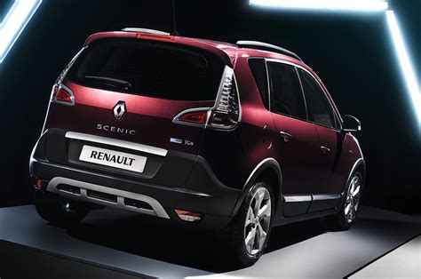 Dettaglio della protezione inferiore scura della Renault Scénic XMOD Cross
