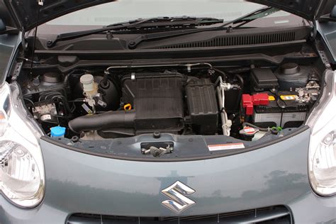 Suzuki Alto engine bay