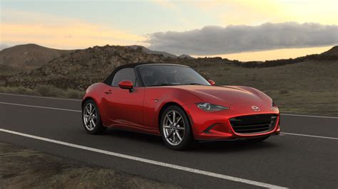 Mazda MX-5 Soft Top e RF a confronto