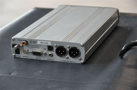 Apogee Mini-DAC con cavi di connessione