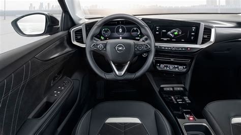 Interni dell'Opel Mokka con allestimento GS Line