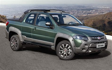 Fiat Strada Adventure vista anteriore