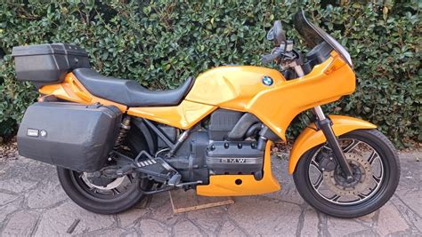 BMW K 75 S con dettagli sull'asse sterzo