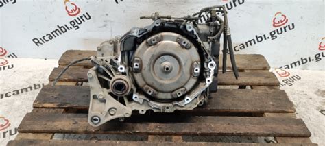 Parti di ricambio per un cambio automatico, inclusa una coppa in metallo