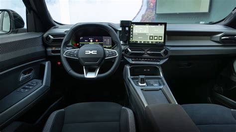 Dacia Bigster cruscotto con ADAS attivi