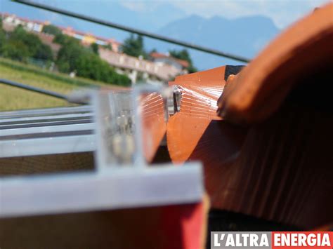 Dettaglio della pulizia dei moduli batteria