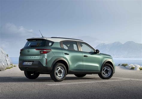 Opel Frontera 2025 con famiglia