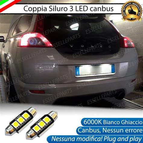 Volvo C30 con luce targa bianca a LED